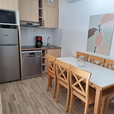 2 Pieces Climatise Dans Avec Piscine Apartment